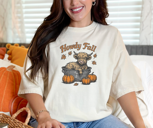 Howdy Fall Shirt, Cow Shirt, Highland Cow Shirt, Autumn Shirt, Western Shirt, Fall Shirt (1717)